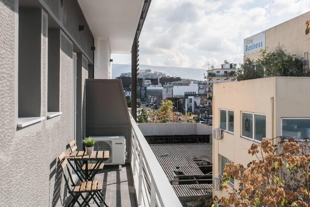 Apartment In Keramikos, Атина Екстериор снимка