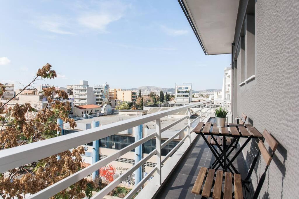 Apartment In Keramikos, Атина Екстериор снимка