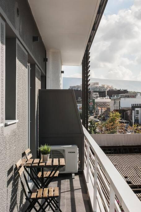 Apartment In Keramikos, Атина Екстериор снимка